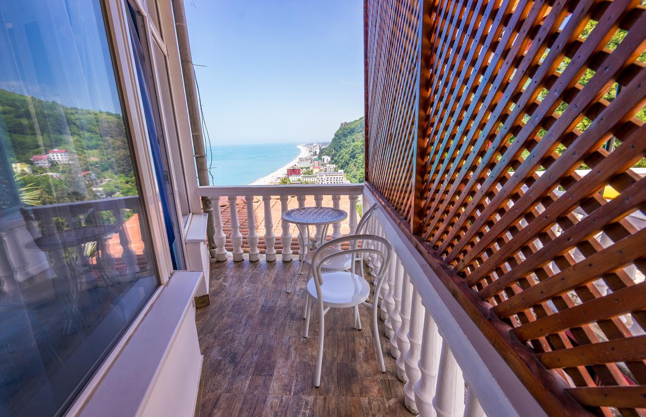 Aniva The Hotel Batumi Exteriör bild